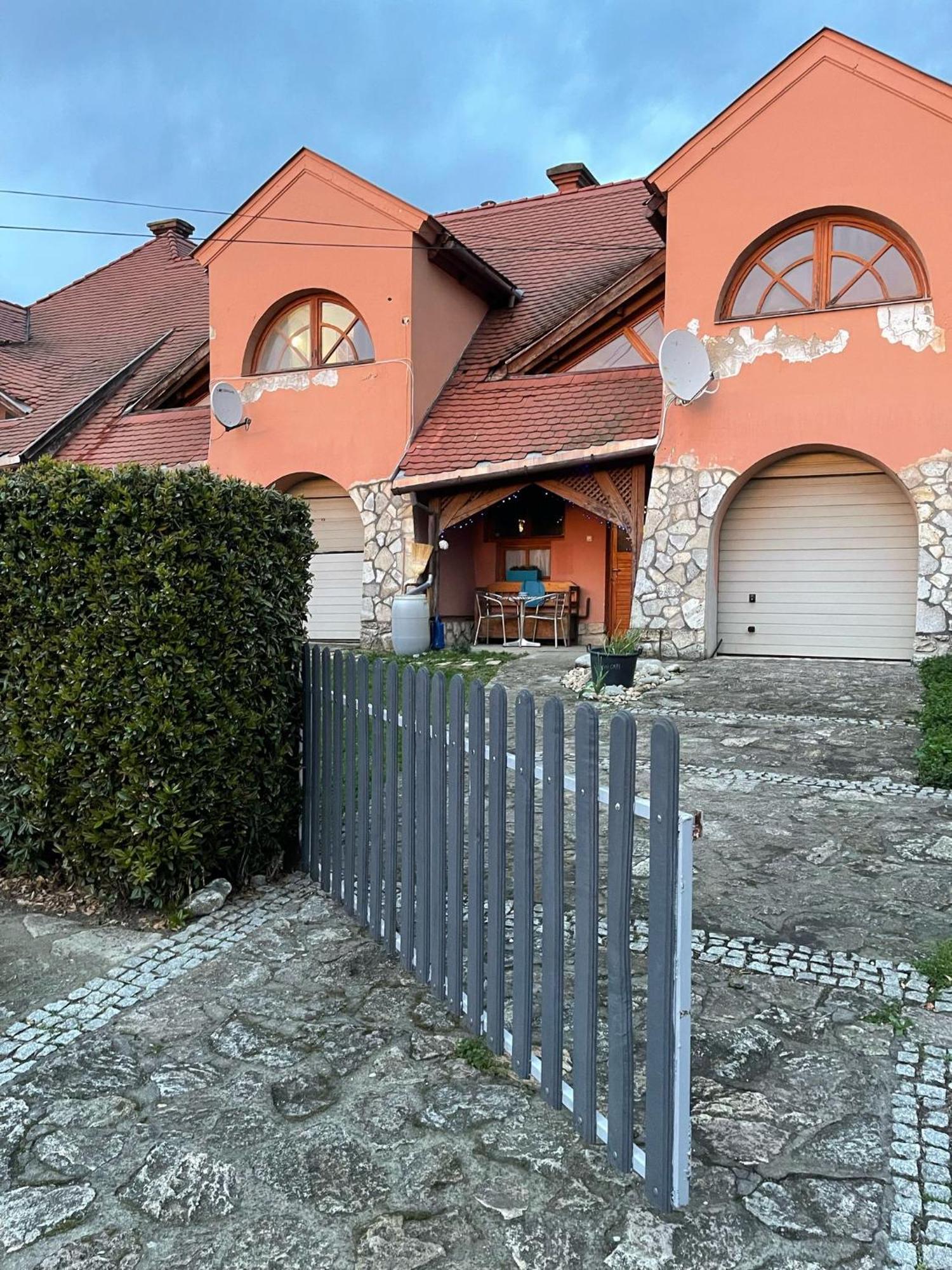 Greenpark Garden Villa Family Apartments Near Tokaj Серенч Екстер'єр фото