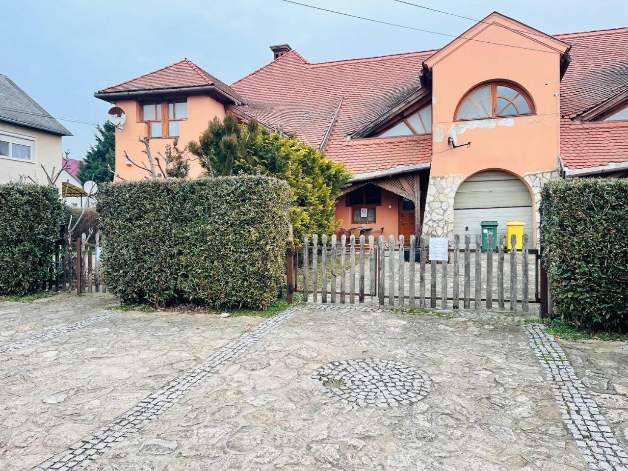 Greenpark Garden Villa Family Apartments Near Tokaj Серенч Екстер'єр фото